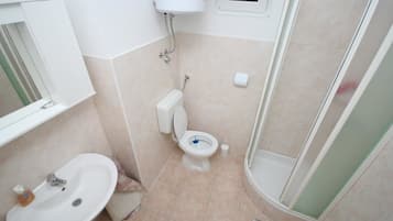 Appartement, balcon, vue mer (A1) | Salle de bain