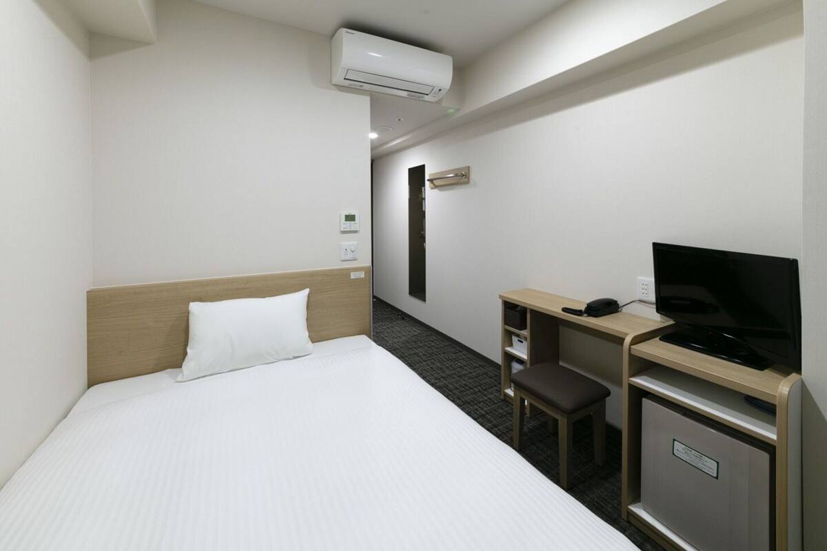 Bureau, chambres insonorisées, Wi-Fi gratuit, draps fournis