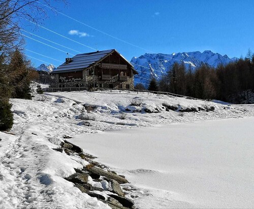 RIFUGIO AL LAGO DEL MORTIROLO