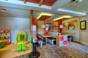 Área de juegos infantiles techada