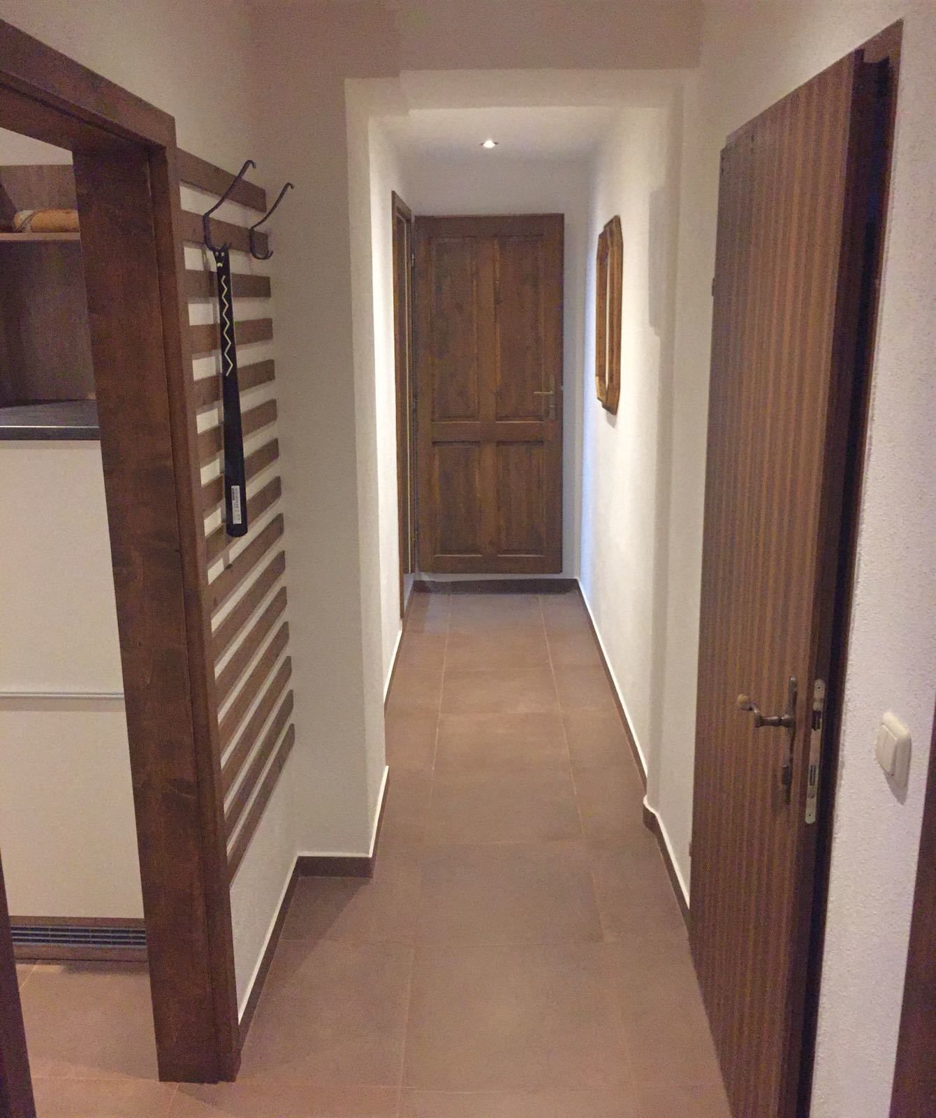 스튜디오 (D) | 거실 공간 | 평면 TV