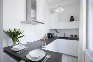 Classic-Apartment, 1 Queen-Bett, Blick auf den Innenhof | Ausblick vom Zimmer