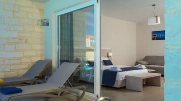 Standard Studio | Private pool