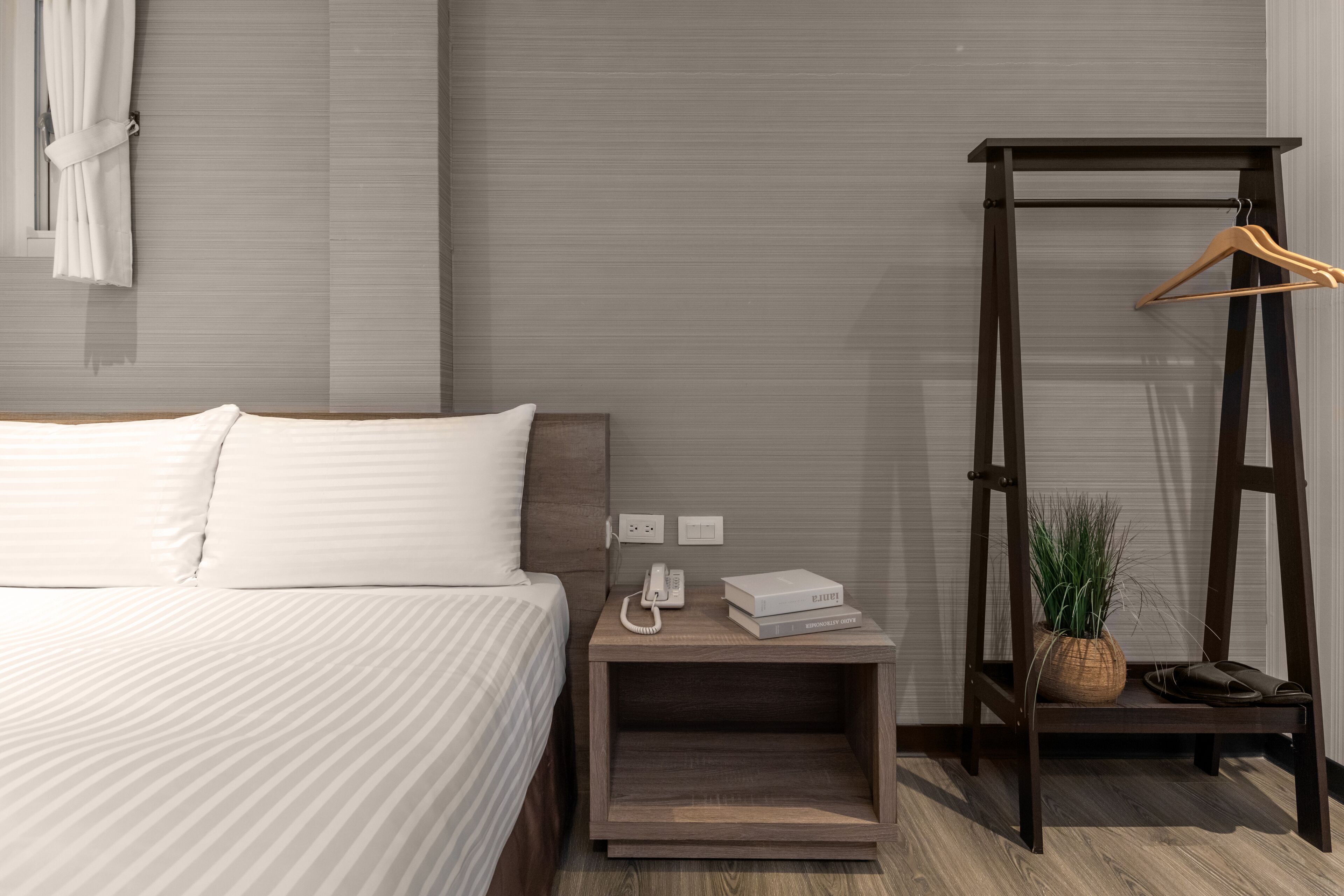 standard double room, 1 double bed, non smoking | desk, free wifi, bed sheets