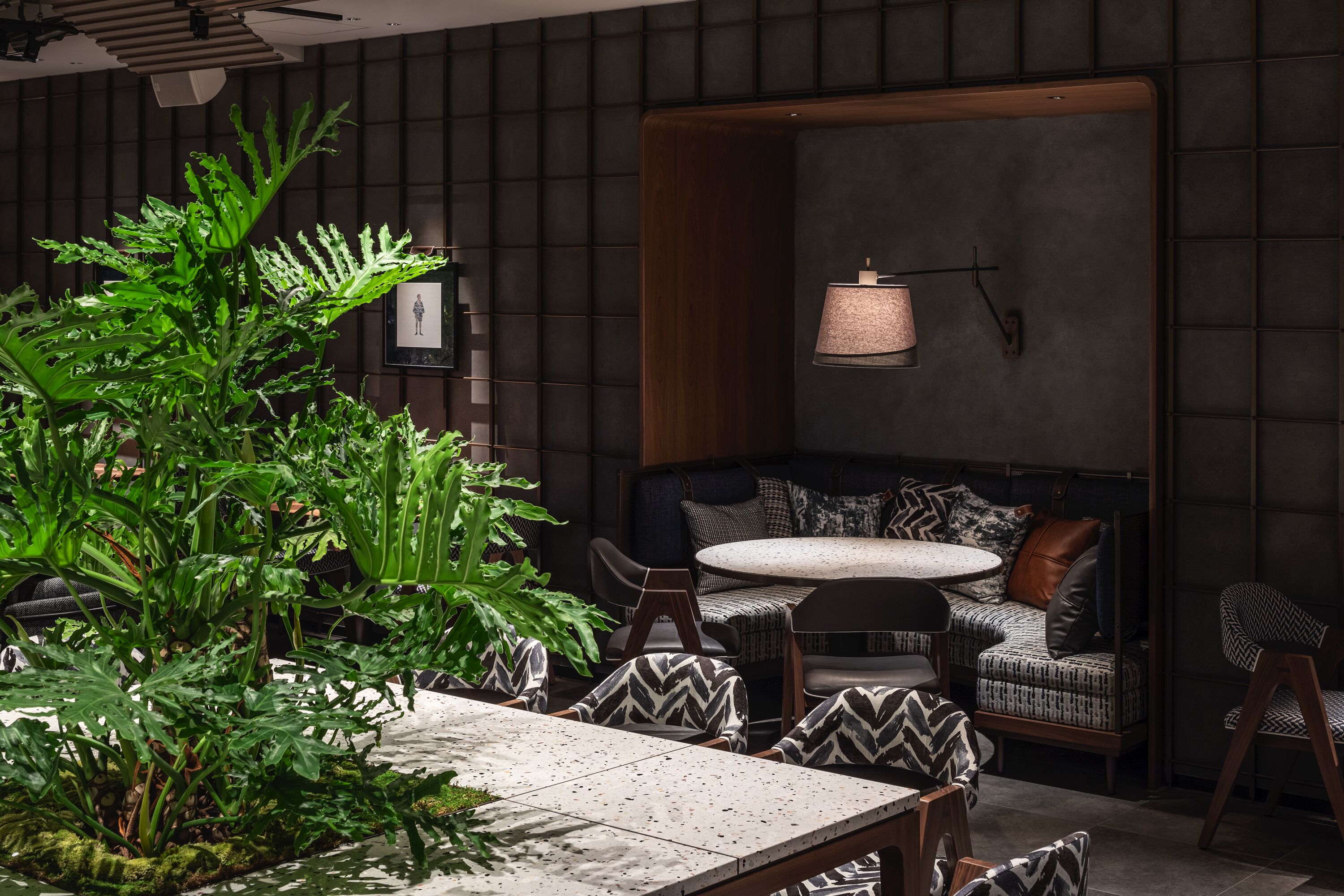 breakfast, lunch, dinner served; international cuisine