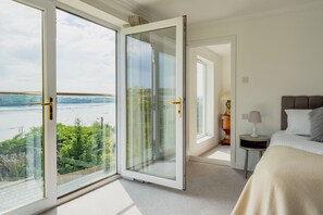 Huvila, useita sänkyjä, tupakointi kielletty | Äänieristys, silitysrauta/-lauta, ilmainen Wi-Fi, vuodevaatteet