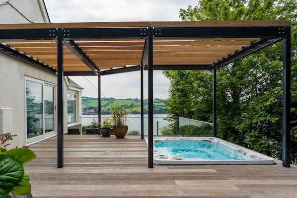 Villa, Plusieurs lits, non-fumeur | Vue sur le jardin