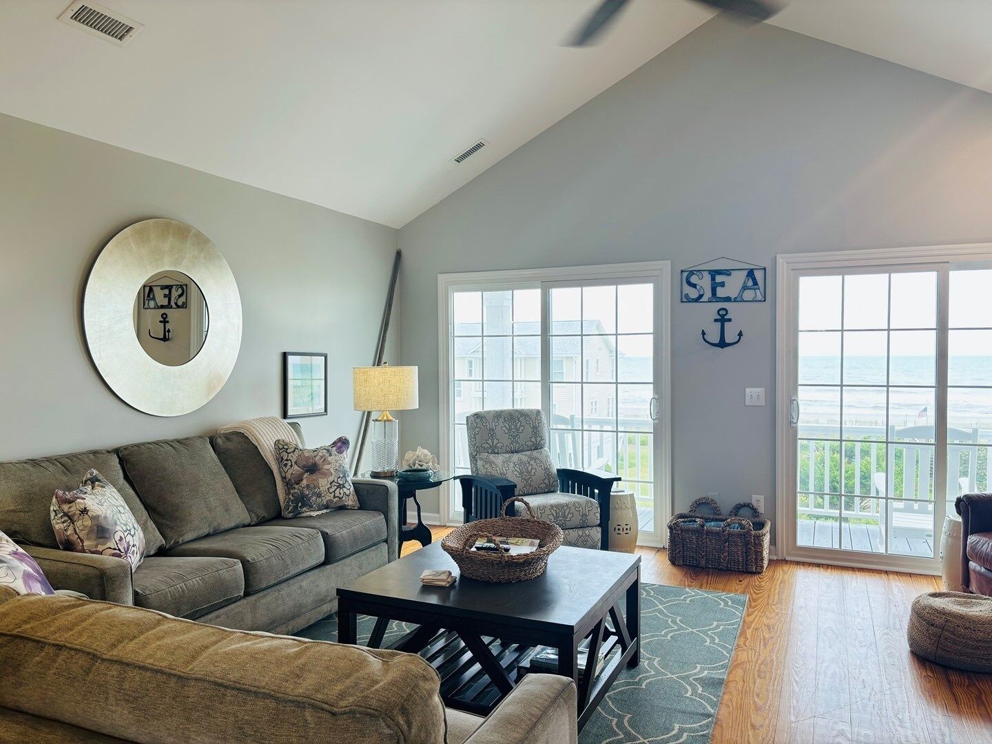 獨棟房屋, 4 間臥室 | 起居區 | 電視