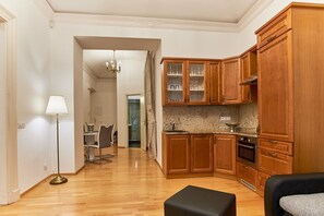 Royal Apartment | Private kitchenette | Fridge, microwave, stovetop, dishwasher - Wenceslas Square Royal Apartment (Prague)