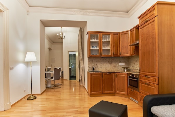 Royal Apartment | Private kitchenette | Fridge, microwave, stovetop, dishwasher