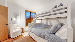 Condo, 2 Bedrooms