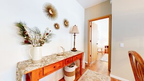 Condo, 2 Bedrooms | Interior