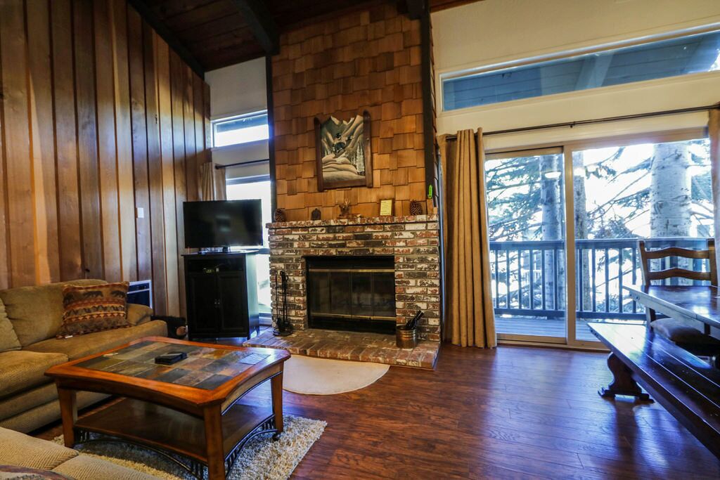 Condo, 2 Bedrooms | Living room | Smart TV