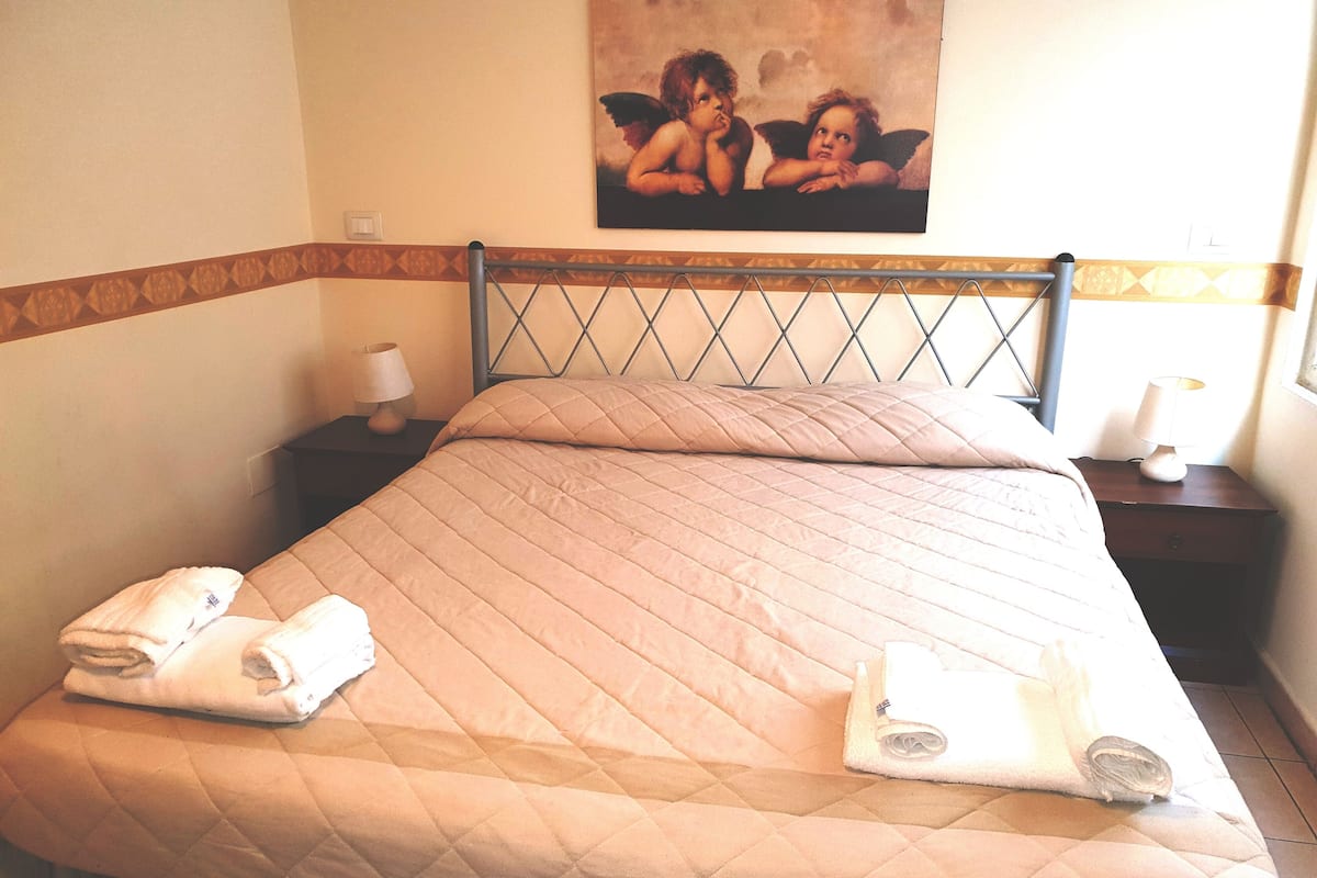 Apartment, 1 Queen Bed with Sofa bed, Terrace | Desk, iron/ironing board, cribs/infant beds, rollaway beds