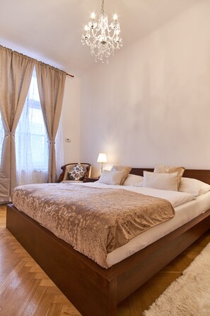 Apartamento superluxo | Escrivaninha, quartos à prova de som, ferros/tábuas de passar roupa