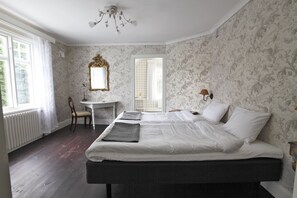 Kahden hengen superior-huone | Yksilöllisesti sisustettu, yksilöllisesti kalustettu, pimennysverhot