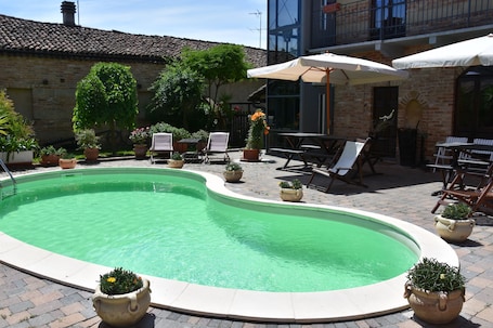 Outdoor pool. Agriturismo corte di Gerardo