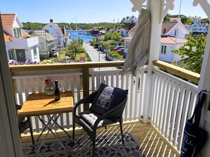 Panoramic Double Room, Sea View | 1 bedroom, premium bedding, pillow-top beds, individually decorated - Skaftö Hotell Villa Lönndal, Grundsund (Grundsund)