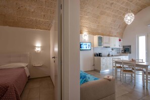 1 soverom, minibar, lydisolert og strykejern/-brett