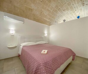 1 bedroom, minibar, soundproofing, iron/ironing board - Nivis Avis (Polignano a Mare)