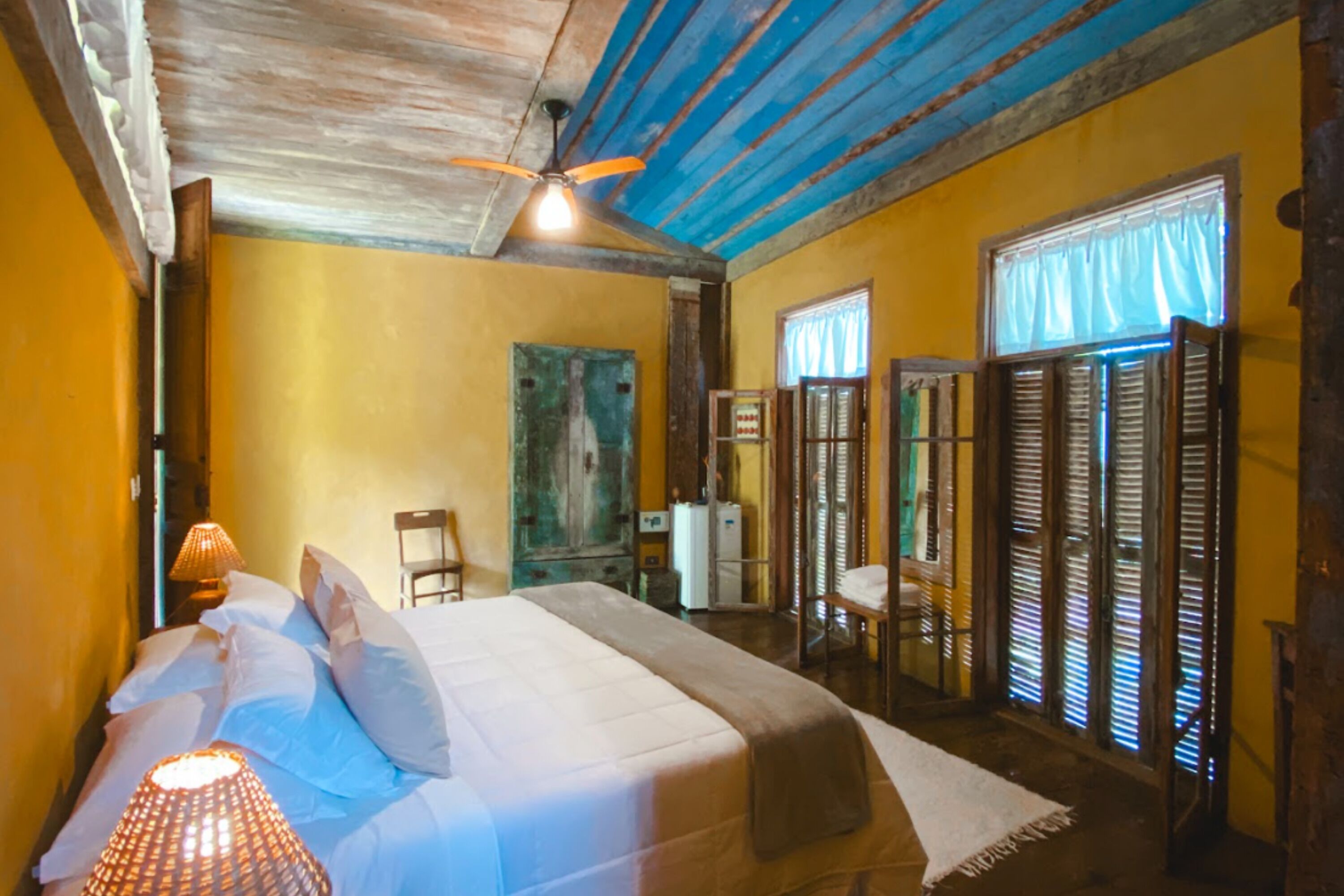 Suite Deluxe | Frigobar, cofres nos quartos, Wi-Fi de cortesia, roupa de cama
