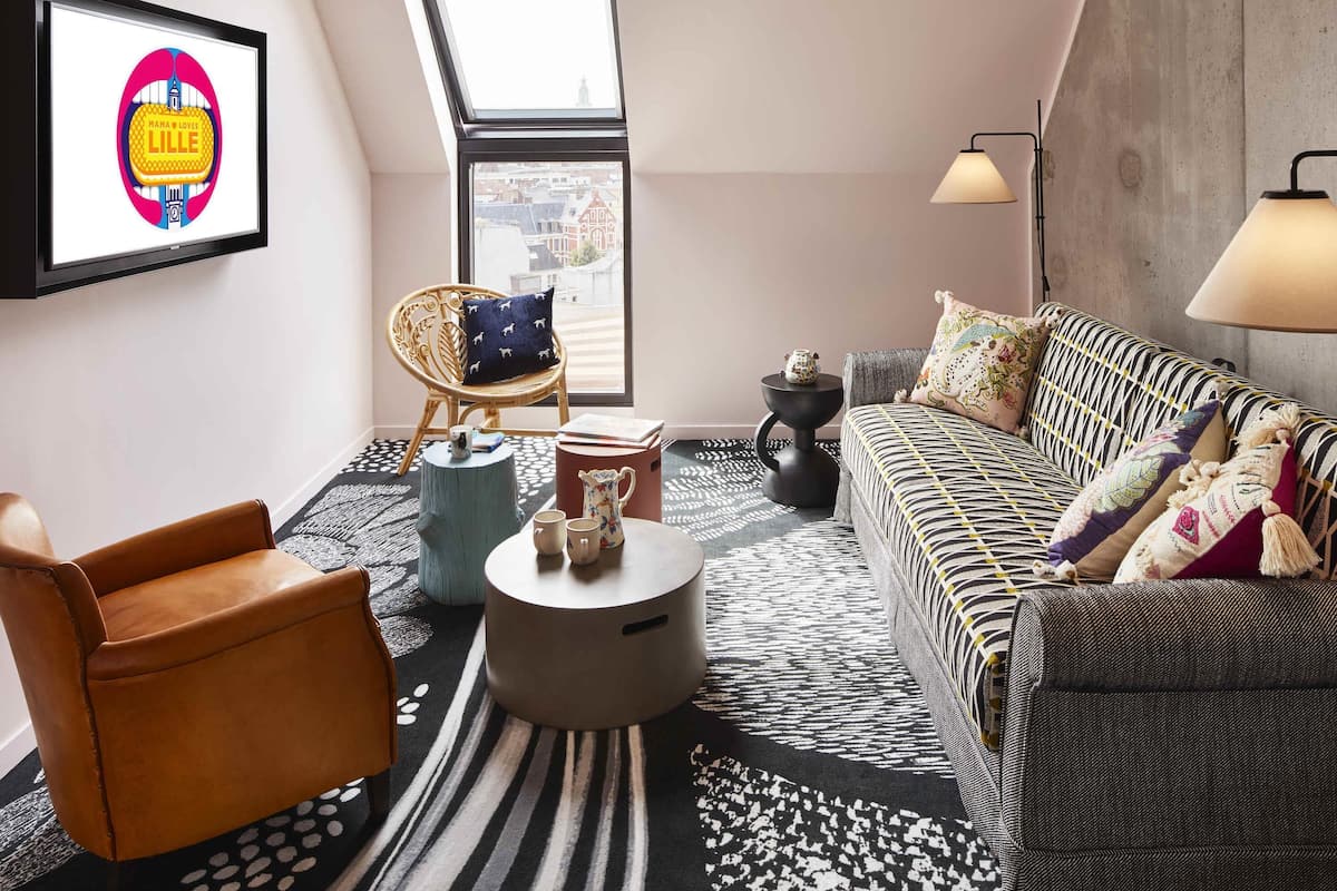 premium bedding, in-room safe, desk, soundproofing