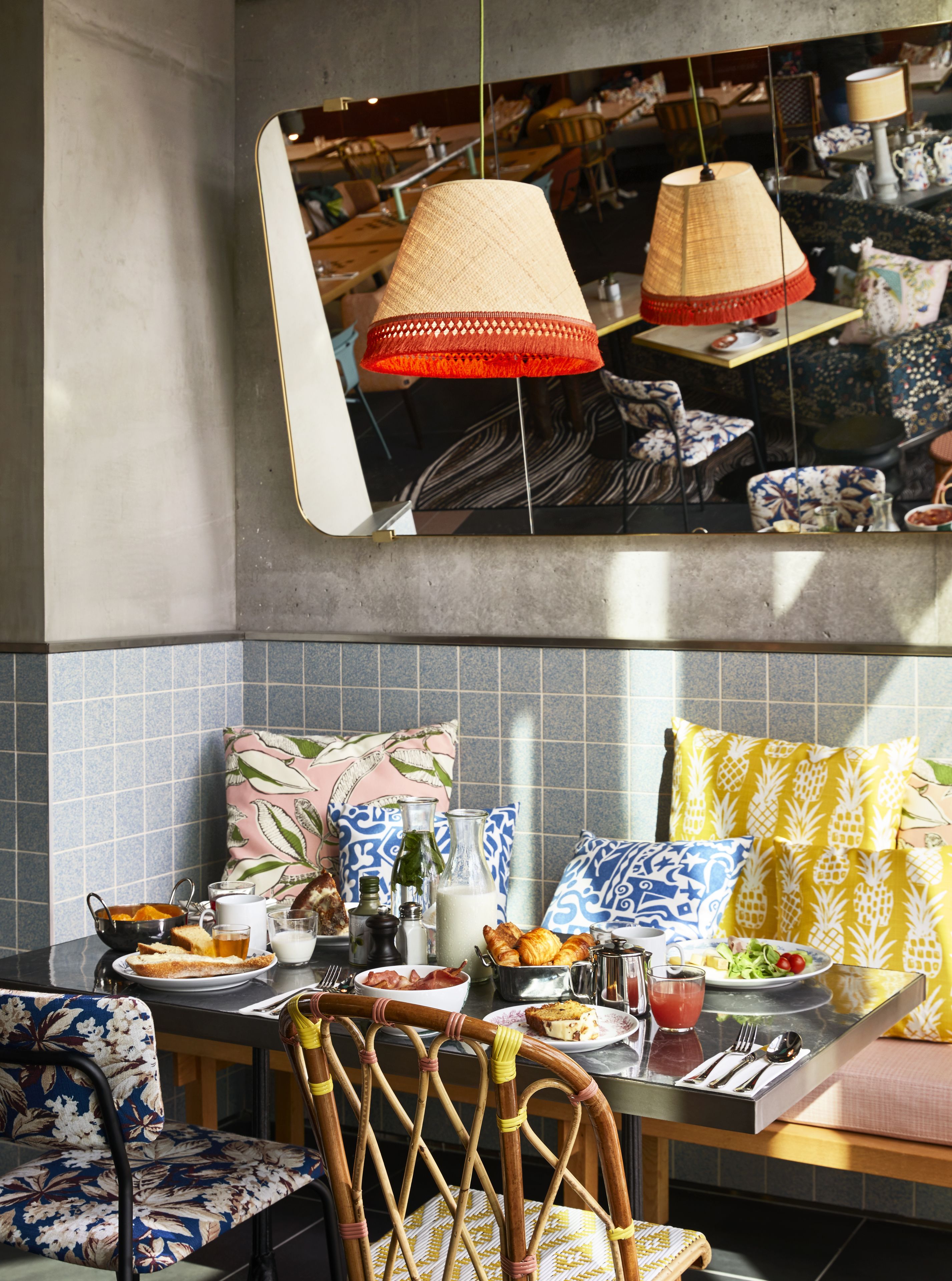 daily buffet breakfast (eur 21 per person)