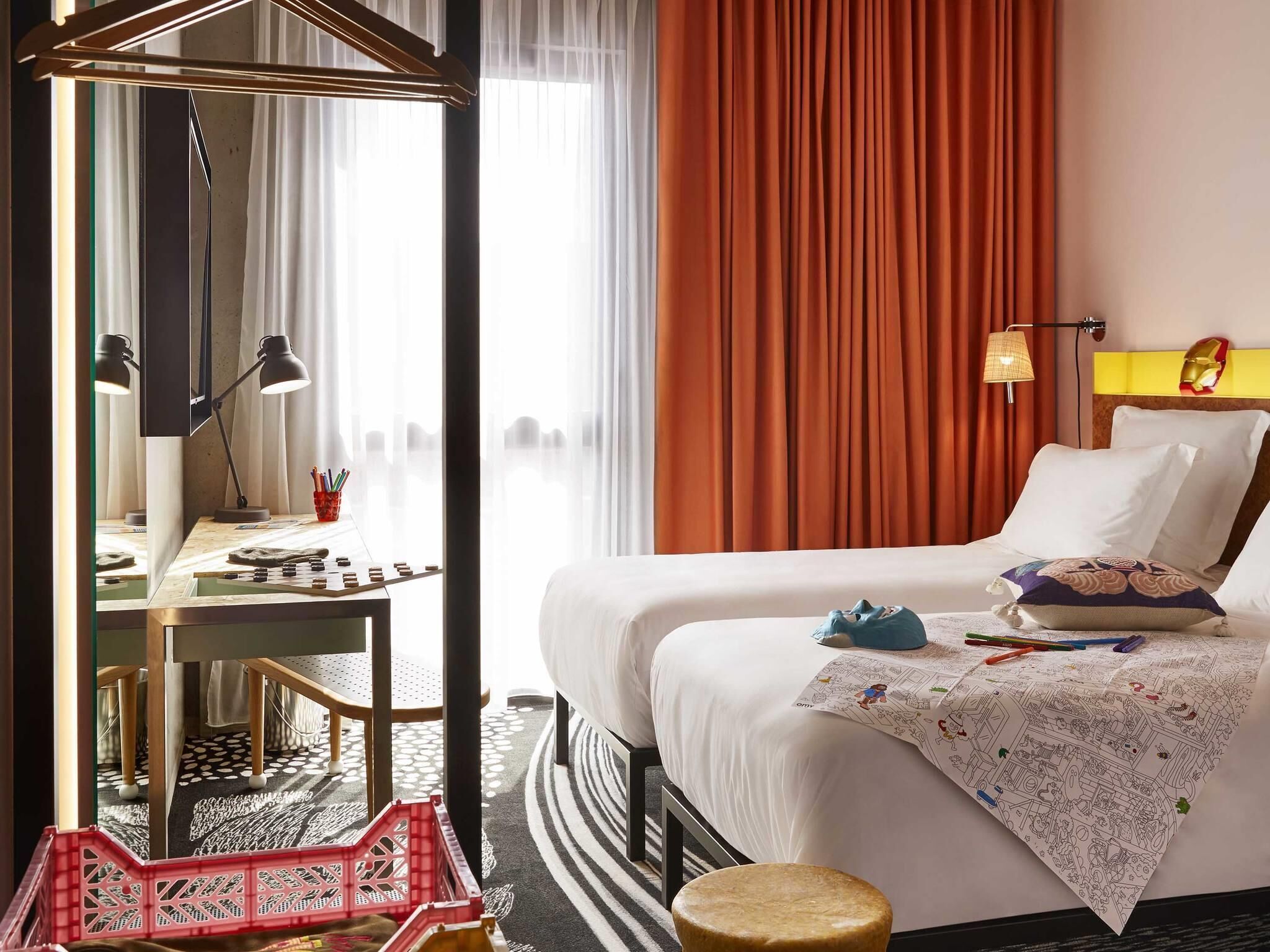 Twin Room, 2 Single Beds (Medium Mama)