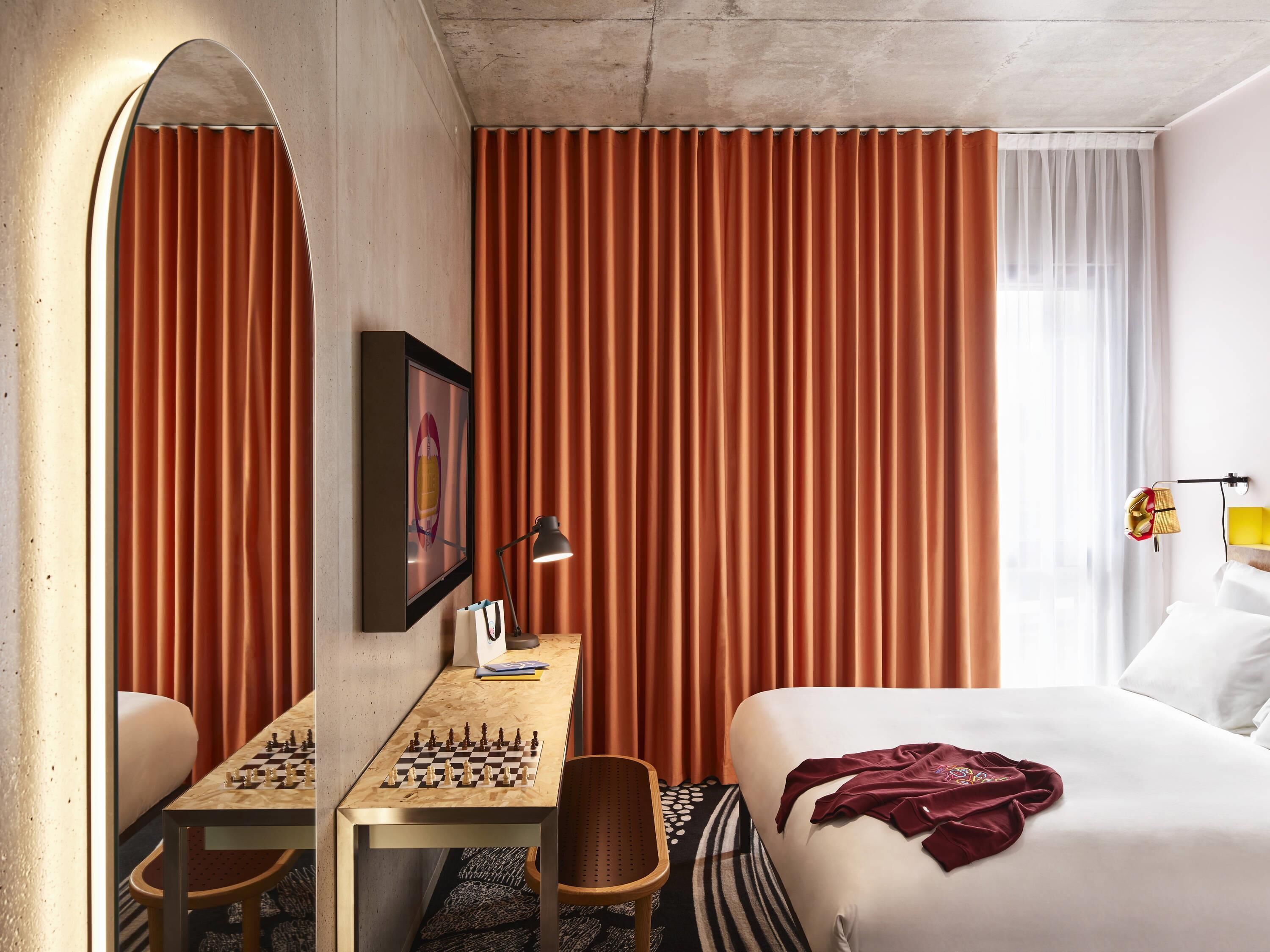 Double Room, 1 Double Bed (Medium Mama) | Premium bedding, in-room safe, desk, soundproofing