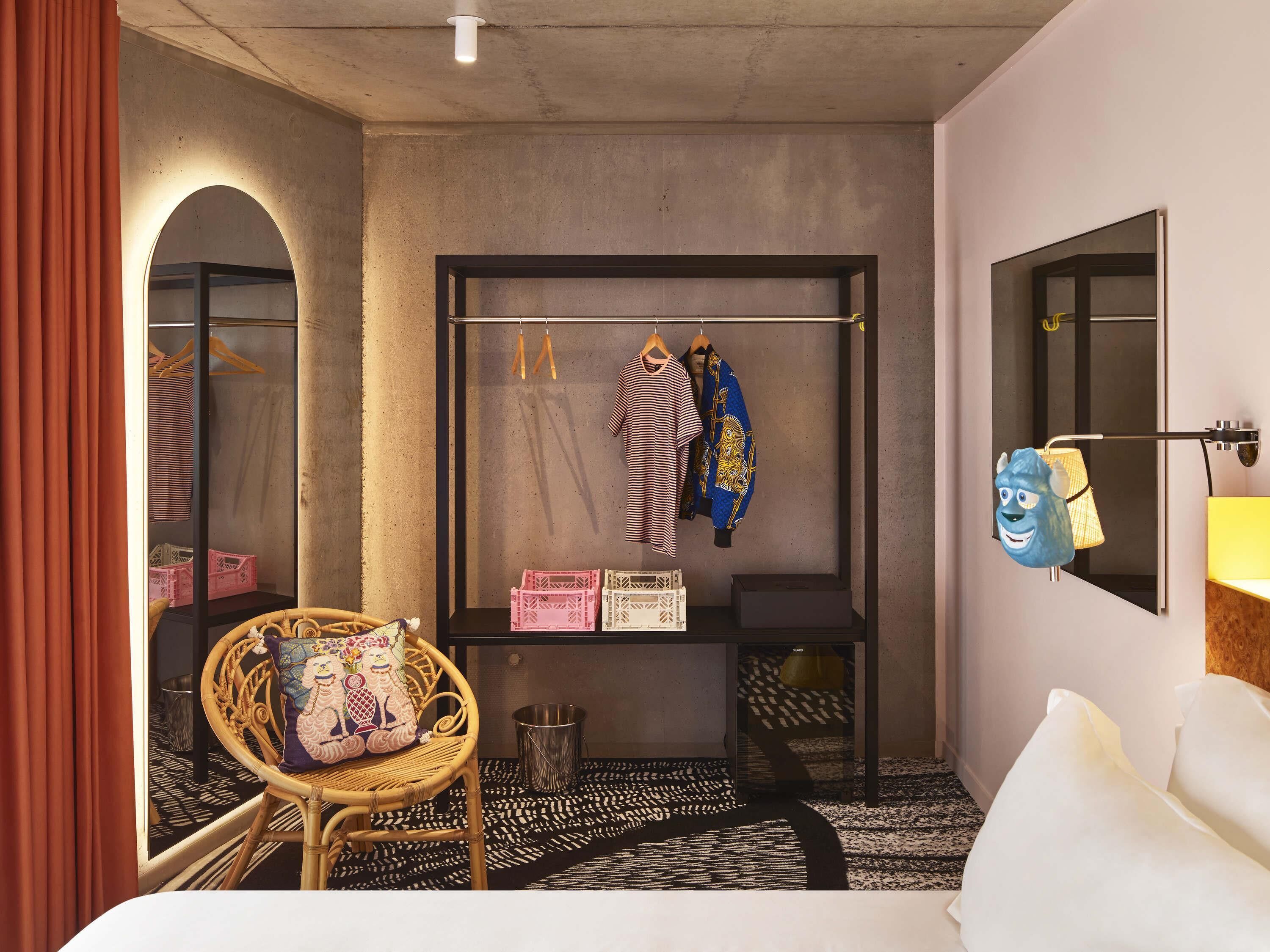 premium bedding, in-room safe, desk, soundproofing