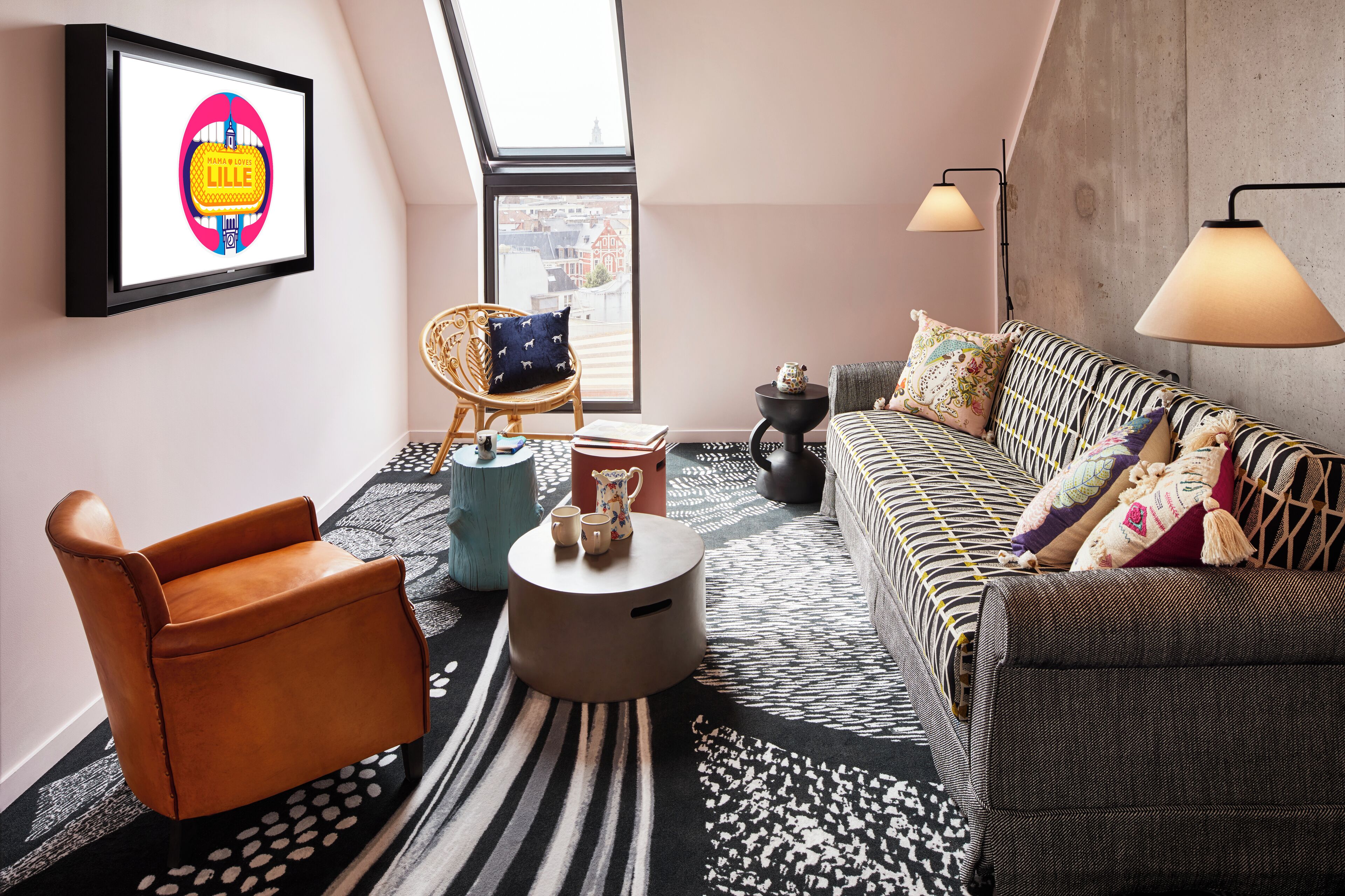 XXL Mama | Living area | 43-inch LCD TV with satellite channels, TV