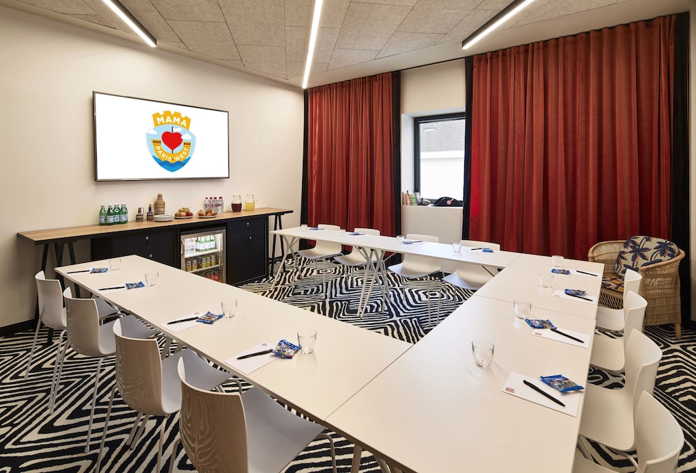 Mama Shelter Paris West by null