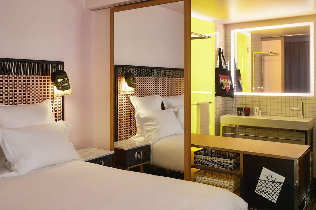 Double Room, 1 Double Bed (Medium Mama) | Premium bedding, in-room safe, desk, soundproofing