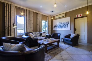 Lobby sitting area - St Lucia Livingston Lodge (St. Lucia)