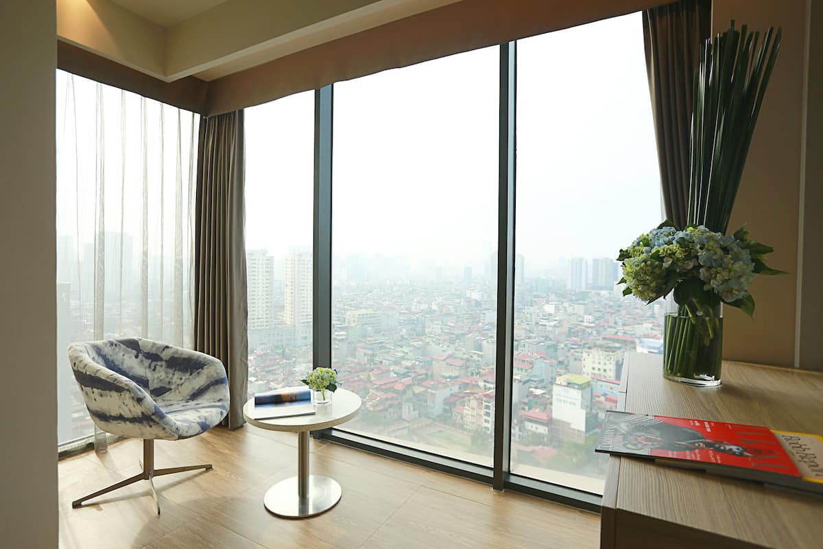 Executive Apartment, 1 King Bed, City View | 1 bedroom, hypo-allergenic bedding, minibar, in-room safe