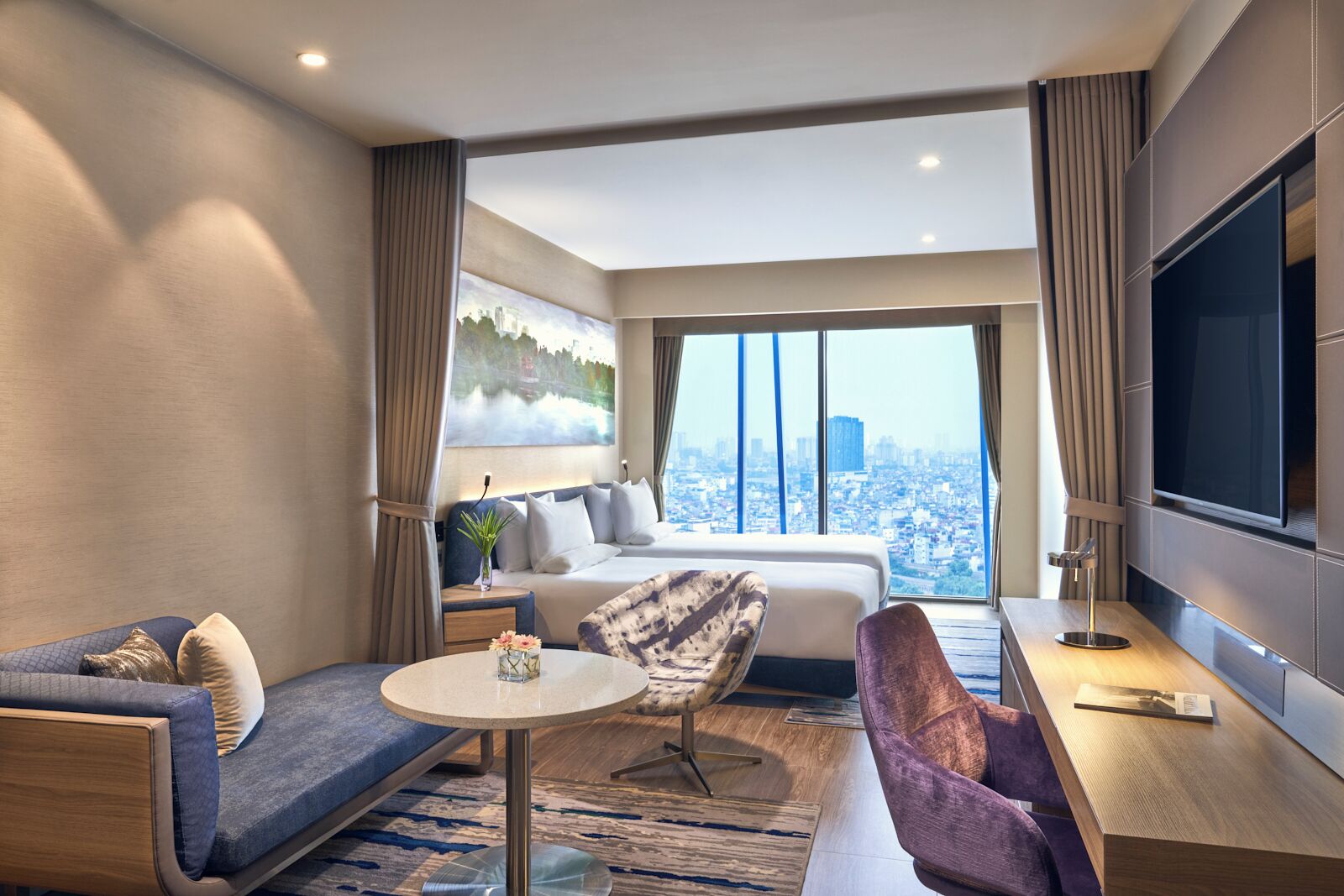 Rom – deluxe, 2 enkeltsenger, byutsikt | Allergitestet sengetøy, minibar, safe på rommet og skrivebord