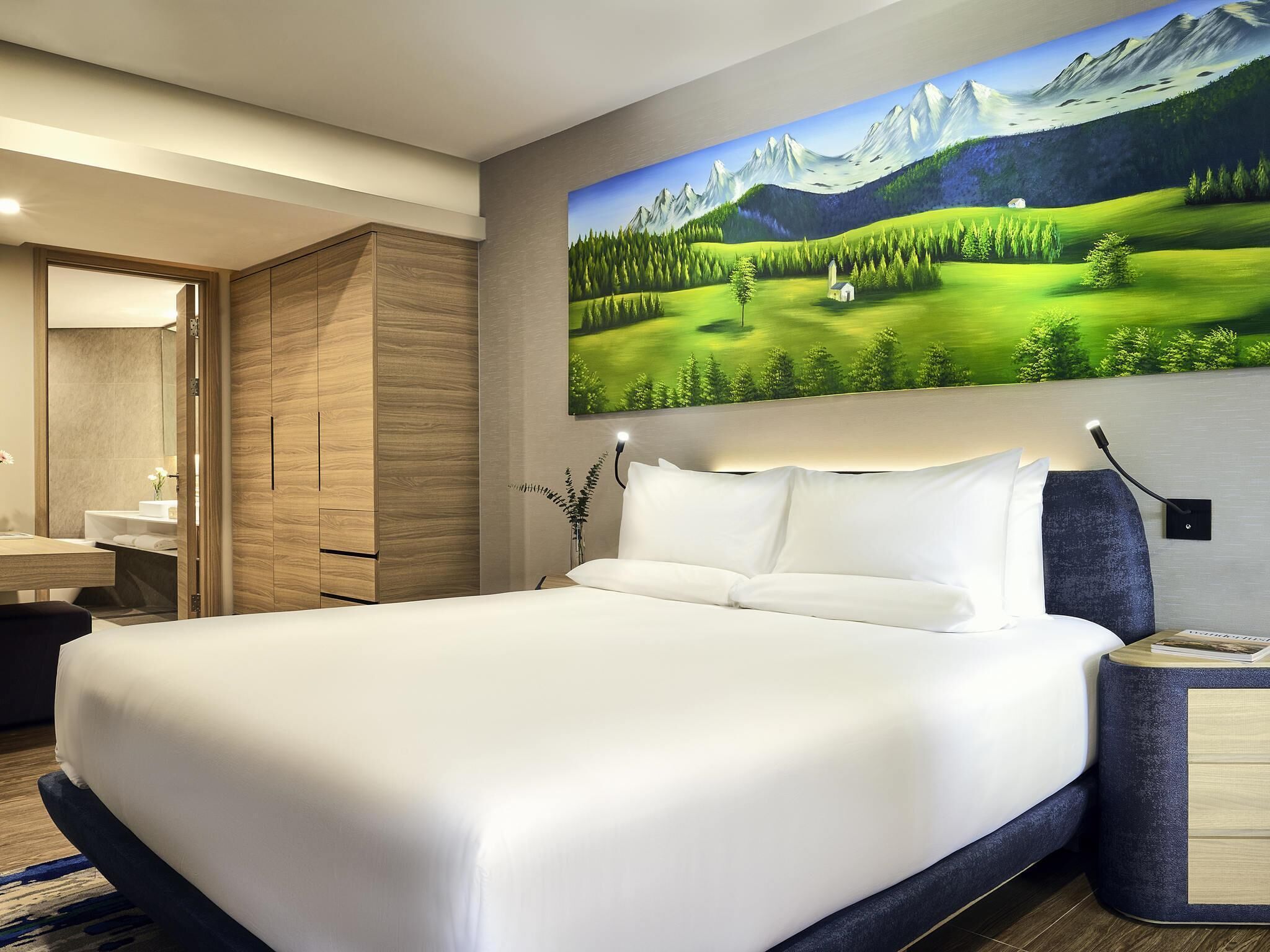 Executive Suite, 1 Katil Raja (King), Akses Club Lounge, City View | Peralatan tempat tidur premium, bar mini, peti besi dalam bilik, meja 
