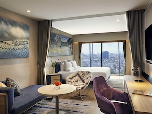 Deluxe-Zimmer, 1 King-Bett, Stadtblick | 1 Schlafzimmer, Allergikerbettwaren, Minibar, Zimmersafe