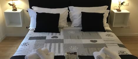 Double Room, Ensuite, City View