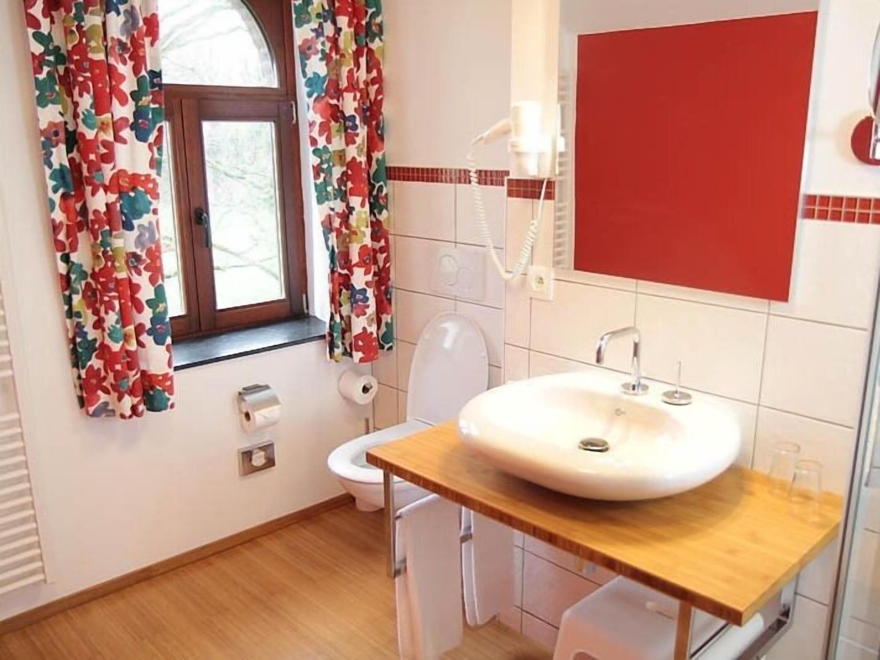 double room, ensuite | bathroom