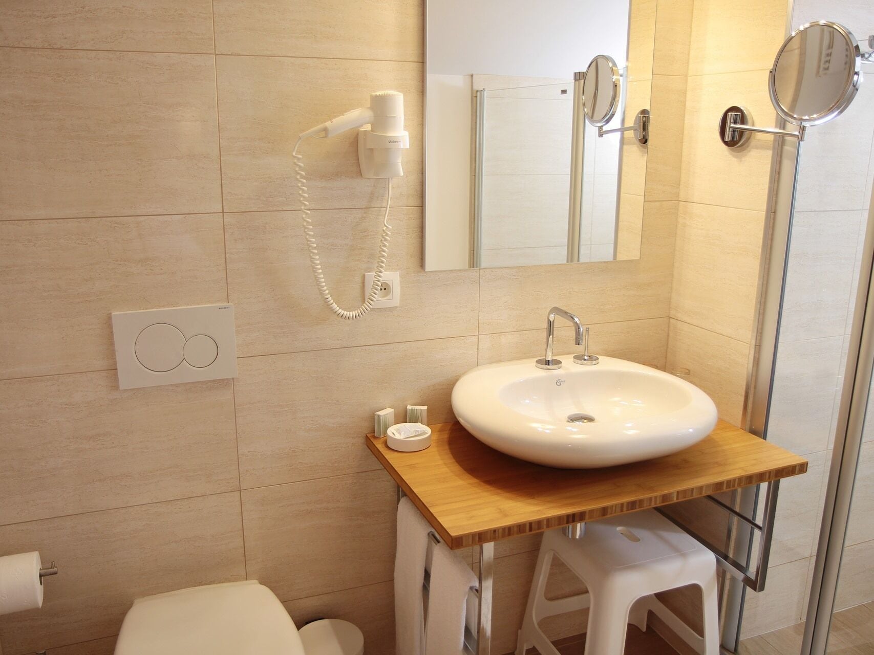 double room, ensuite | bathroom
