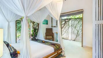 3 bedrooms, in-room safe, iron/ironing board, free WiFi