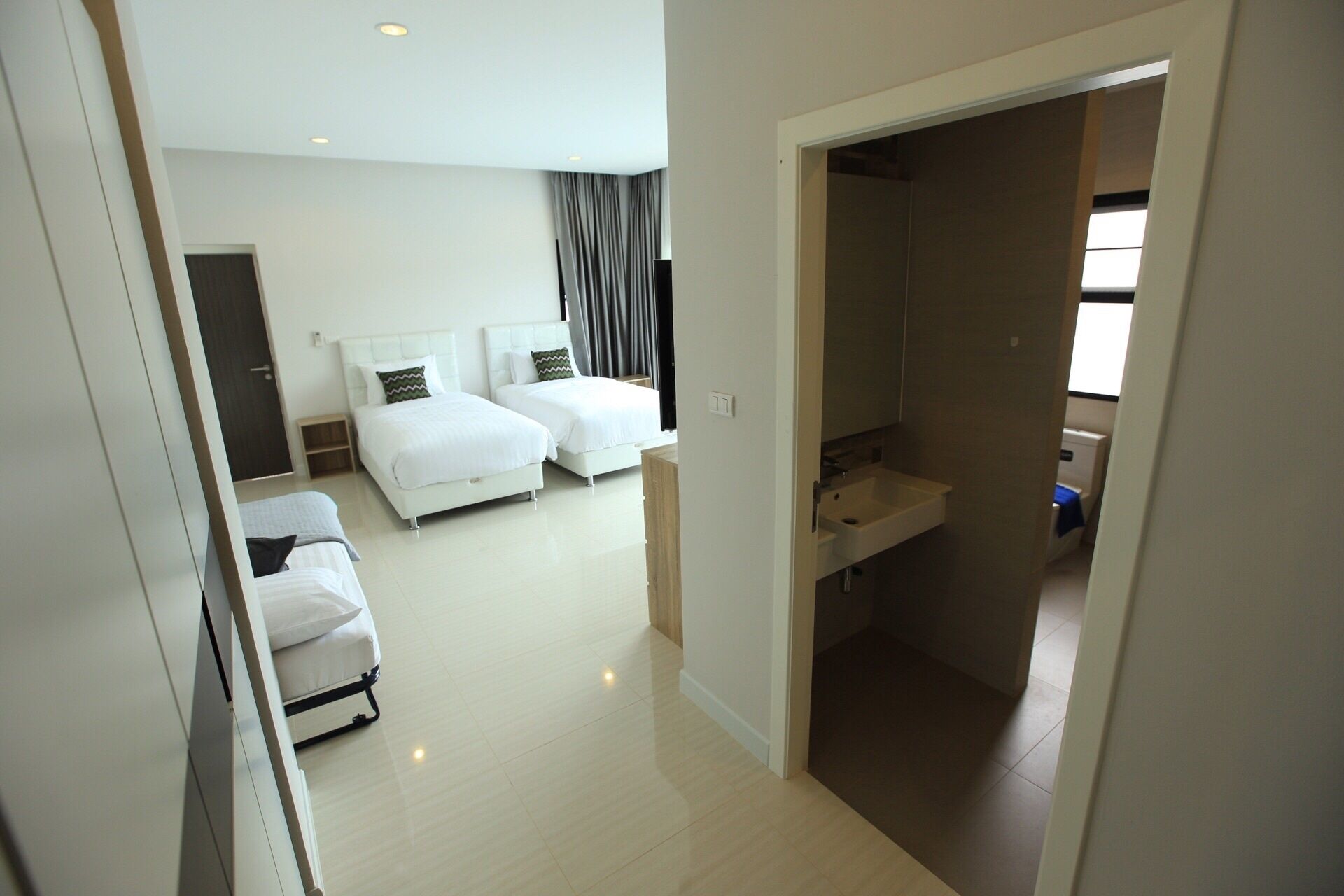 3 bedrooms, Internet