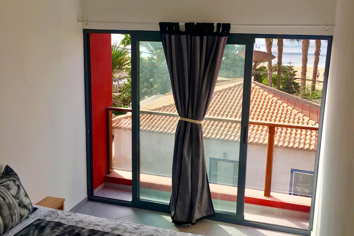 Departamento, 1 habitación, para no fumadores, vista al océano | Caja de seguridad en la habitación, cortinas blackout y wifi gratis