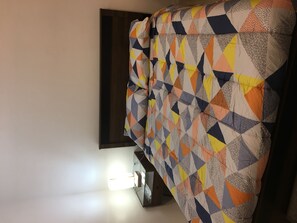 1 bedroom, desk, free WiFi, bed sheets