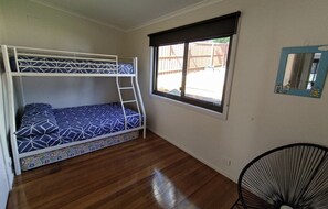 3 chambres, fer et planche à repasser, Wi-Fi gratuit, draps fournis