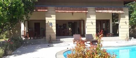 Alberca al aire libre