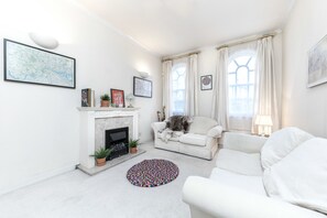 Apartment, 1 Bedroom | Living room - Spacious Apartment in Trendy Islington (London)