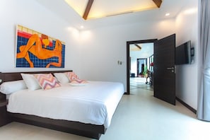 4 bedrooms, in-room safe, iron/ironing board, WiFi