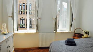 2 bedrooms, iron/ironing board, free WiFi, bed sheets